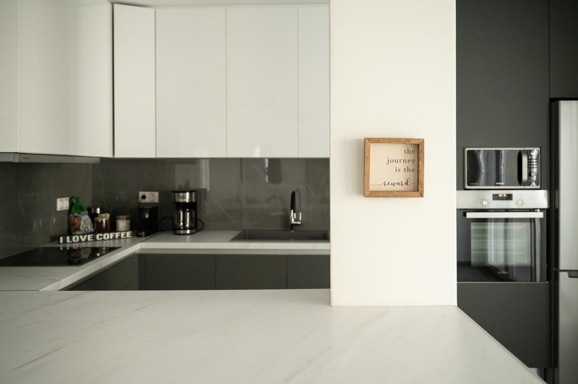 L' Horizon Luxury Living By 8Essentially Heraclión Exterior foto
